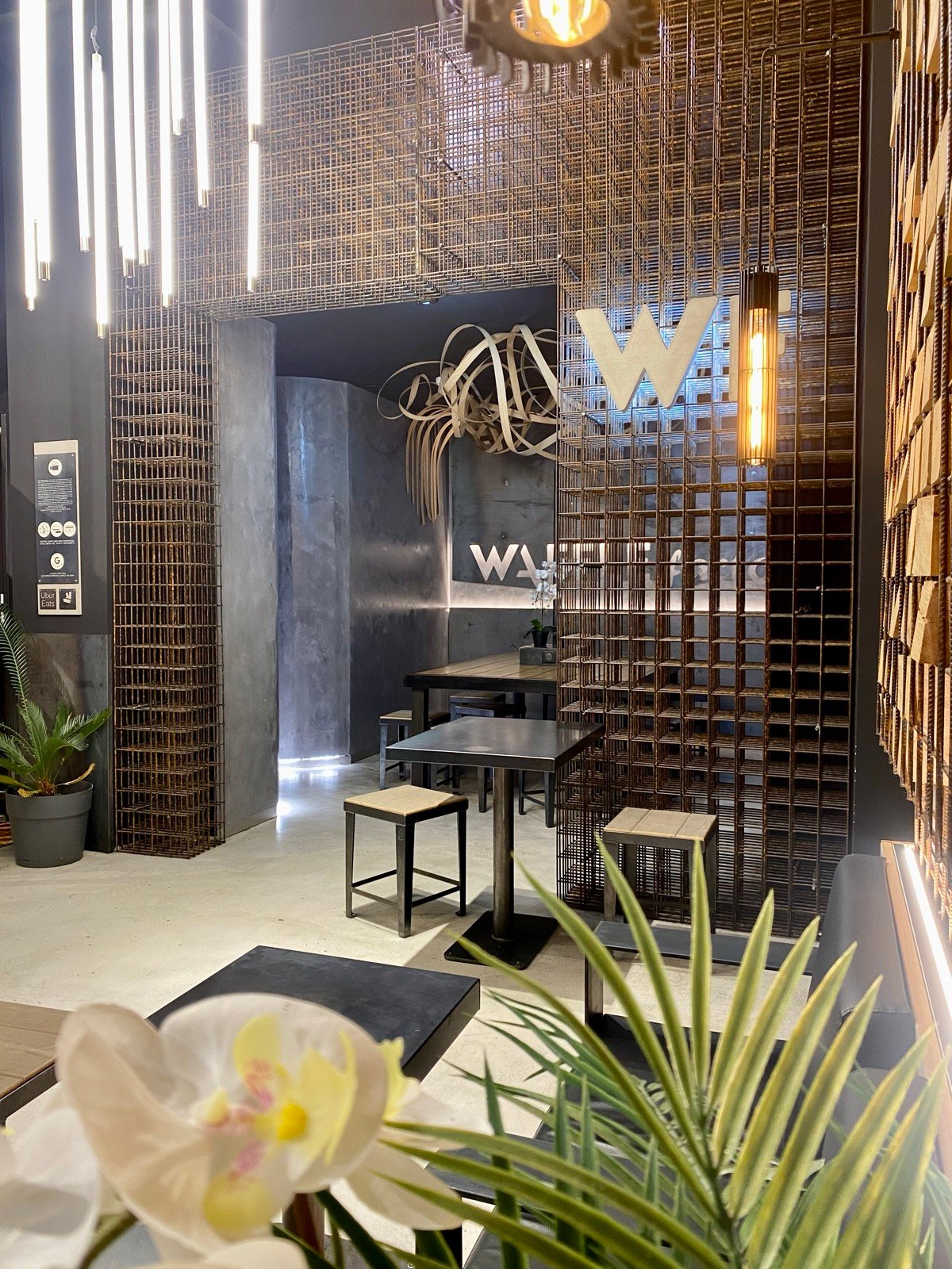 Agencement métallique d’un restaurant Waffle Factory à Marseille
