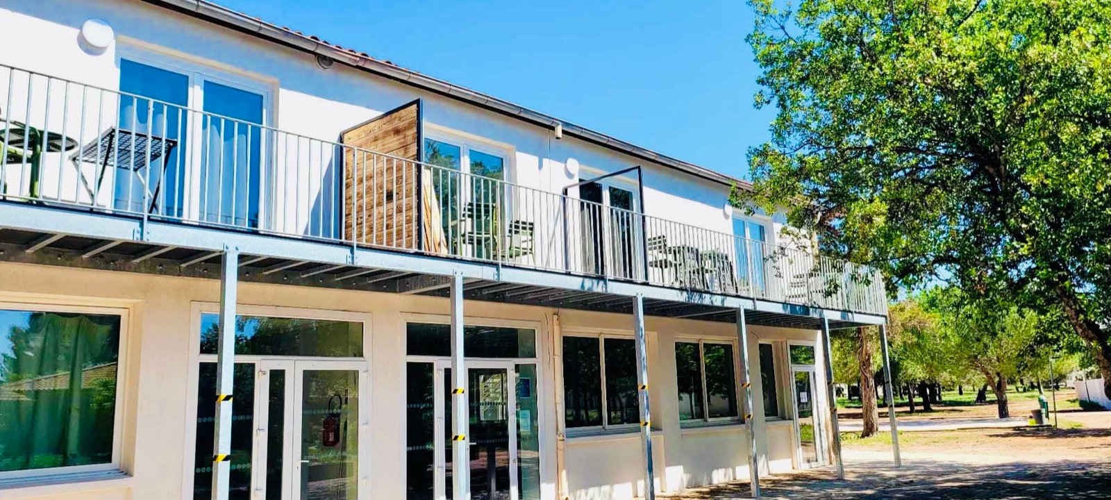 Balcons métalliques pour un centre de vacances à Agde