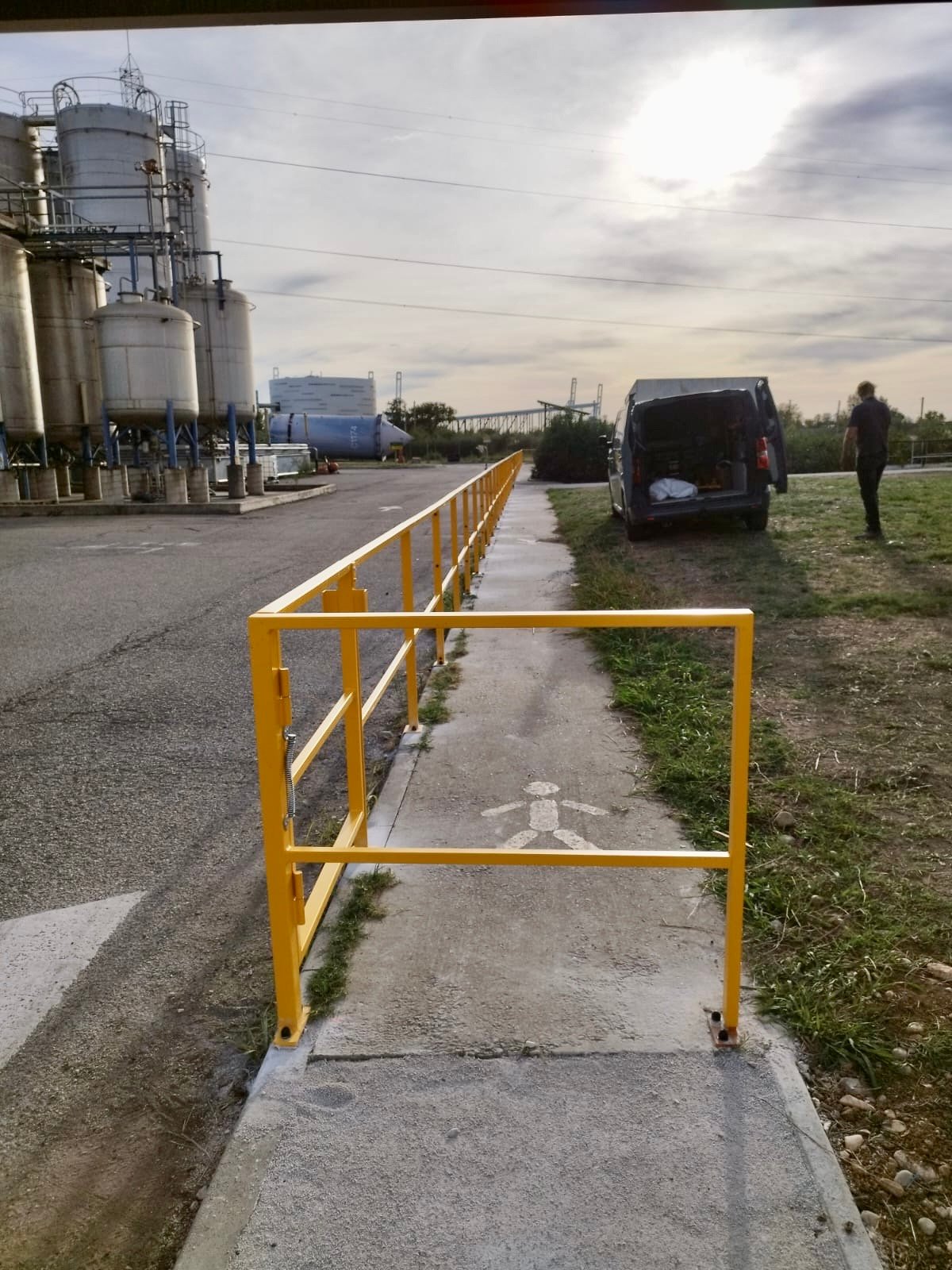 Garde-corps métalliques pour un site industriel en bord de mer