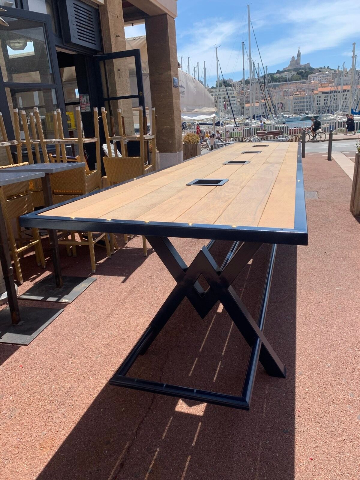 Tables sur-mesure et agencement d’un espace de réception