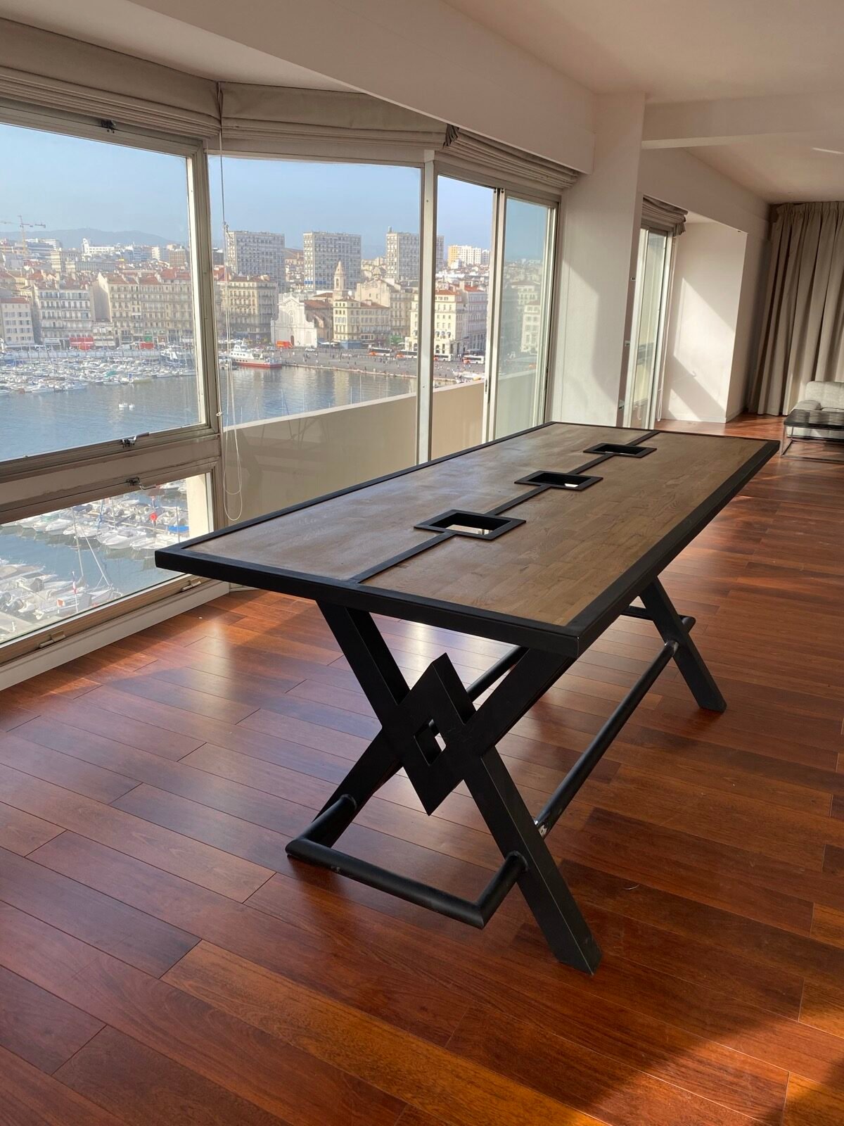 Tables sur-mesure et agencement d’un espace de réception
