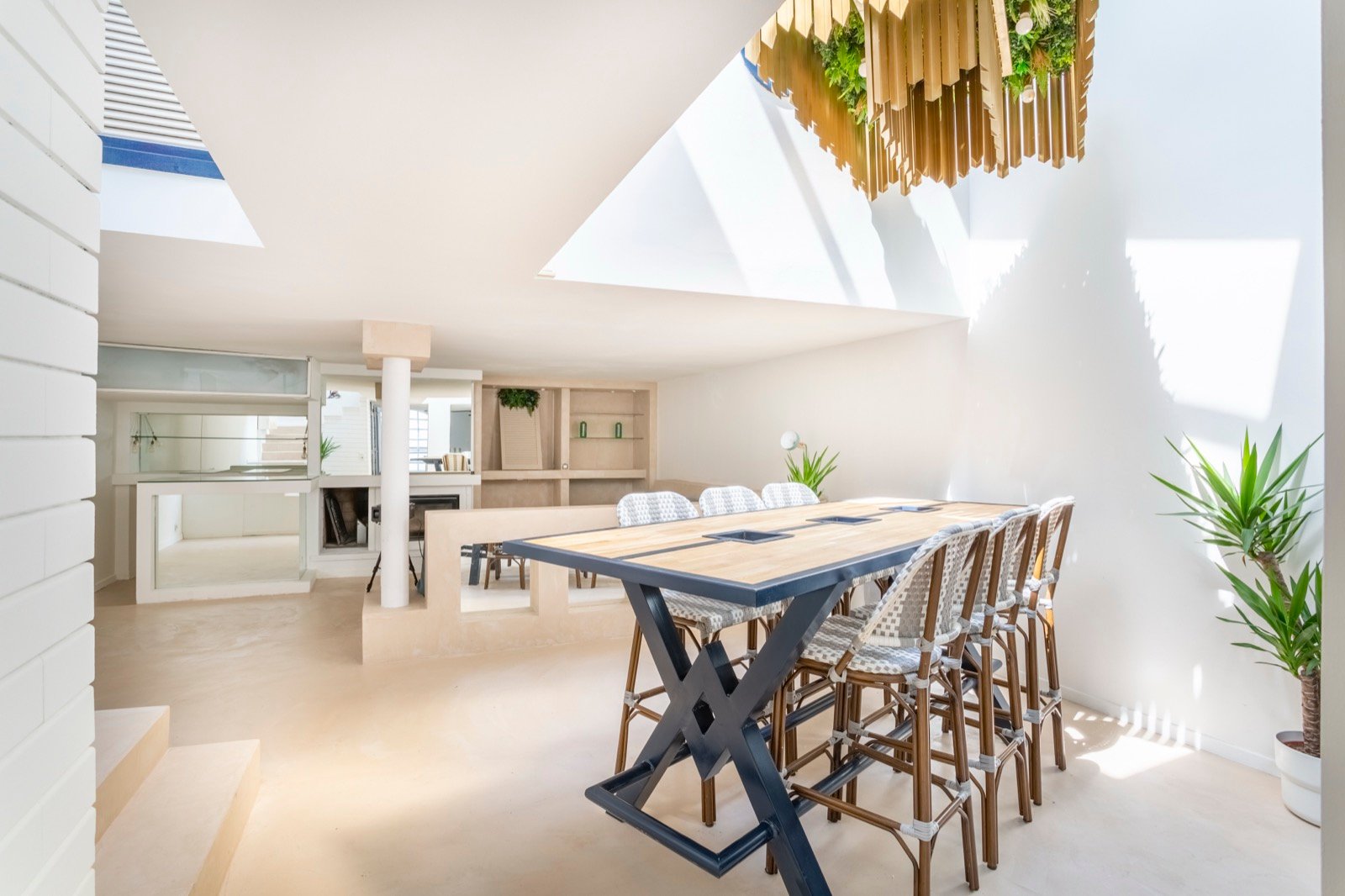 Tables sur-mesure et agencement d’un espace de réception