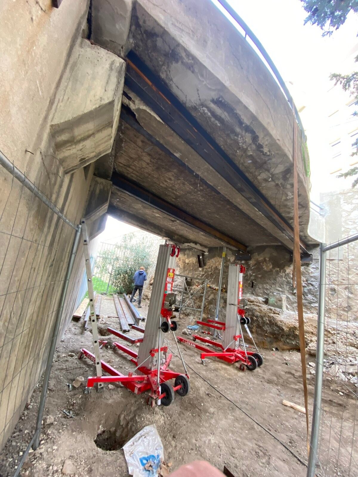 Réhabilitation et renfort structurel d’une passerelle d’accès à un parking