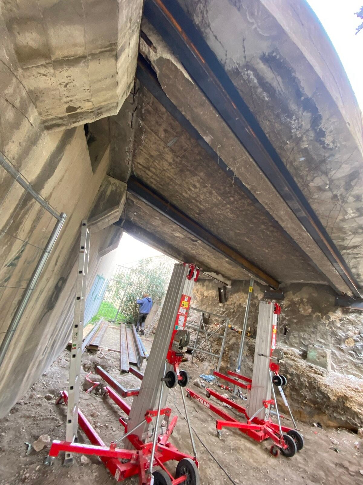 Réhabilitation et renfort structurel d’une passerelle d’accès à un parking